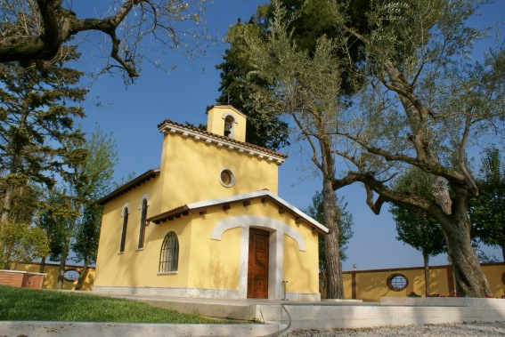 Chiesa di Santa Maria dell'Arco nella struttura di Villa Fiorita a Giulianova (Te)