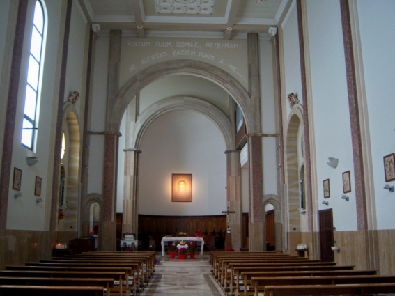 Chiesa del Santo Volto di Ges: interno