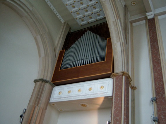 Chiesa del Santo Volto di Ges: organo a canne