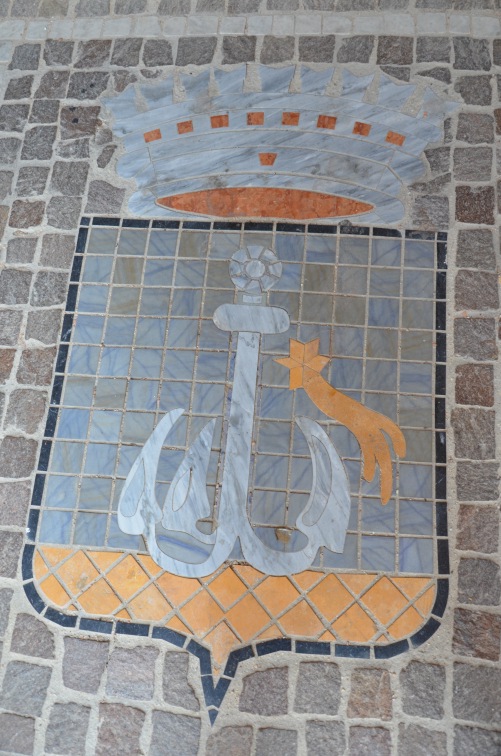 Mosaico con stemma comunale di Ancarano (Te)