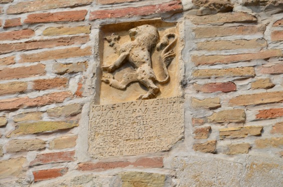 Chiesa di S.Chiara d'Assisi ad Atri (Te): stemma degi Acquaviva