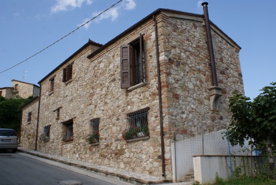 Battaglia di Campli (Te): edificio restaurato