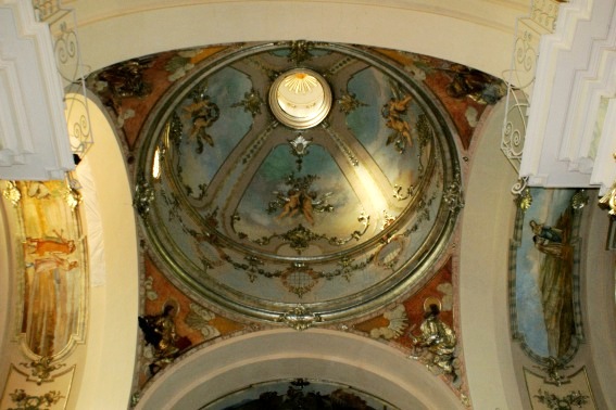 Chiesa della Madonna dell'Alno a Canzano: affreschi sulla cupola