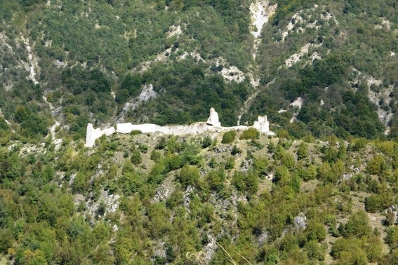 Castel Manfrino di Valle Castellana (Te): ruderi