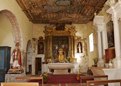 Chiesa di S. Michele Arcangelo a Castiglione della Valle: interno