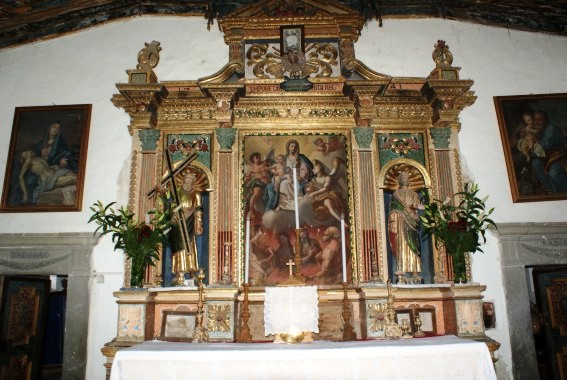 Chiesa di S.Andrea Apostolo a Cervaro di Crognaleto (Te): altare maggiore