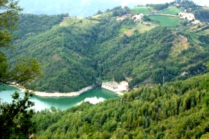 Collegrato di Valle Castellana (Te): la diga del Lago di Talvacchia