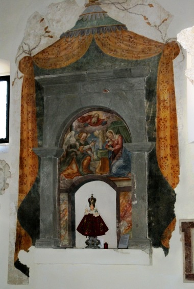 Chiesa di S.Giovanni Battista a Collimento di Lucoli (Aq): altare