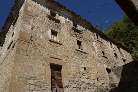 Fiume di Rocca S.Maria (Te): palazzo Di Pietro