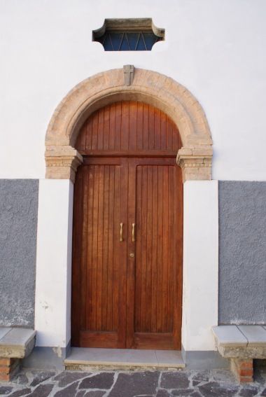 Chiesa di S. Emidio a Flamignano di Tossicia (Te): portale