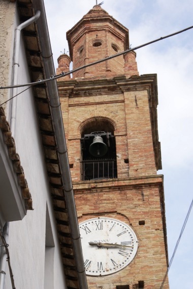 Chiesa del SS. Salvatore a Frondarola di Teramo: torre campanaria
