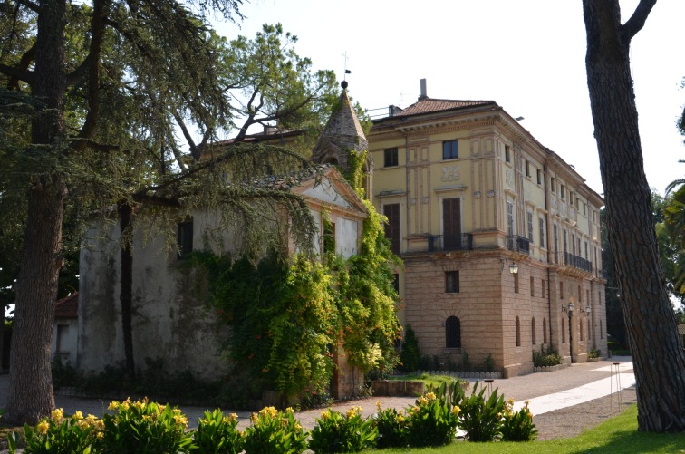 Cappella privata di Villa Corallo a Garrufo di S.Omero (Te)