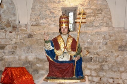 Chiesa di S. Clemente al Vomano di Guardia Vomano (Te): la statua di S. Clemente