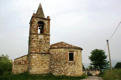 S. Maria a Guazzano di Campli: la chiesa