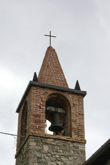 Macchia da Sole di Valle Castellana (Te): campanile della Chiesa di S. Giovanni Battista