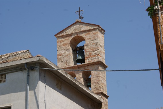 Chiesa parrocchiale di S. Giovanni Battista a Molviano di Campli: campanile