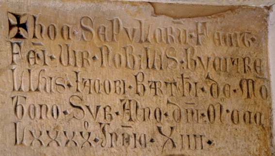 Montone di Mosciano S.Angelo (Te): Scritta sul sarcofago di Bucciarello da Montone