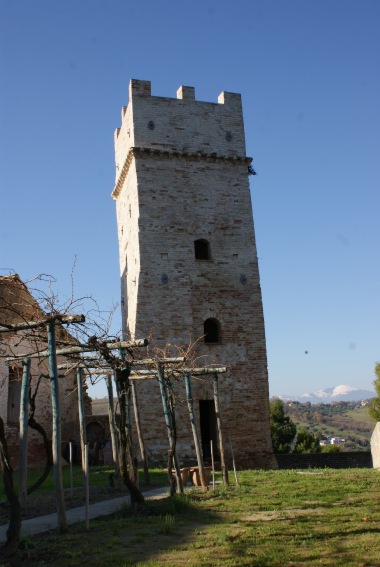 Morro D'Oro: torre d'avvistamento medievale