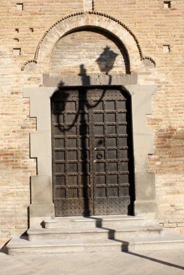 Chiesa del SS.mo Salvatore a Morro D'Oro (Te): ingresso laterale