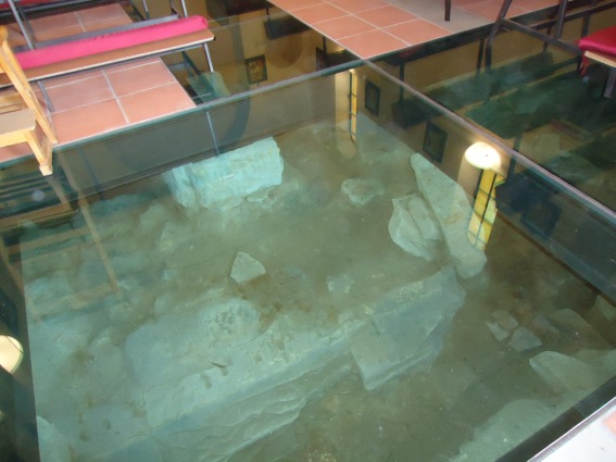 Chiesa di S. Salvatore a Pagliaroli di Cortino (Te): reperti archeologici
