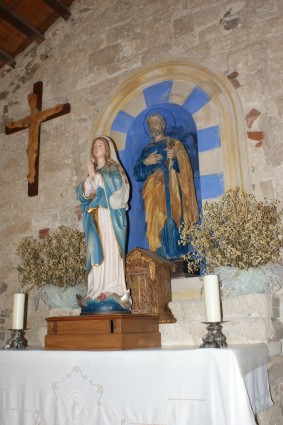 Chiesa di S. Pietro e S. Martico a Piano Maggiore: la statua della Madonna e quella di S. Pietro