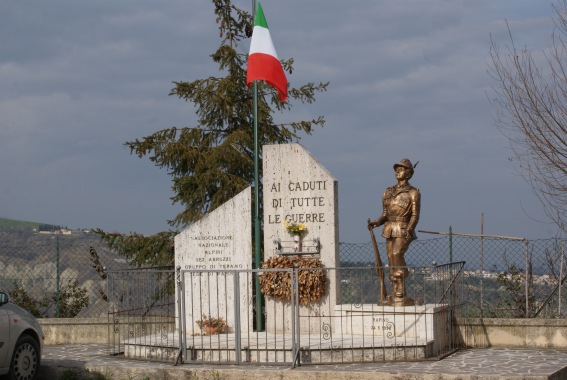 Rapino (Teramo): Monumento ai Caduti
