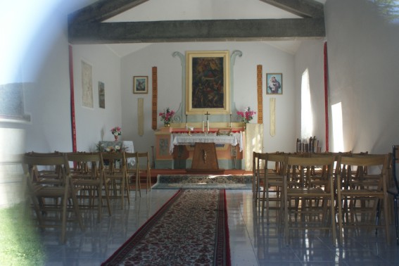 Chiesa di San Michele Arcangelo a Riano: interno