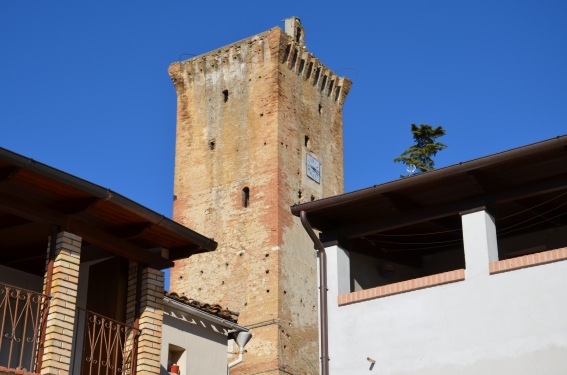 Ripattoni di Bellante (Te): Torre trecentesca