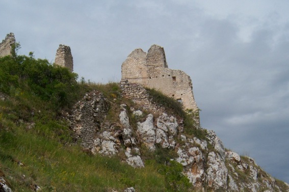 Rocca Calascio: il castello ed i ruderi