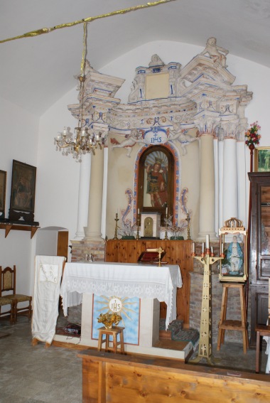 Chiesa di S.Angelo in Marano: altare barocco