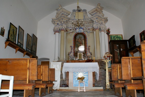 Chiesa di S.Angelo in Marano: altare barocco