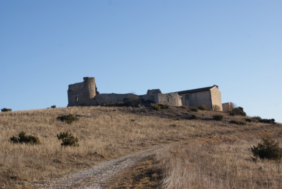 Ill Castello-recinto di S.Eusanio Forconese (Aq)