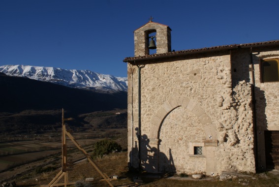 La Chiesa della Madonna del Castello nel Castello-recinto di S.Eusanio Forconese (Aq)