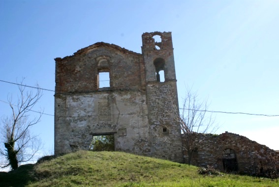 Chiesa di S. MAria della Lacrima a Bellante: facciata