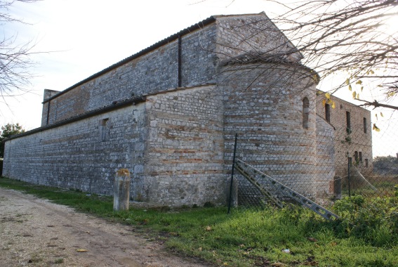 Chiesa di S. Maria a Vico a Sant'Omero: abside esterno