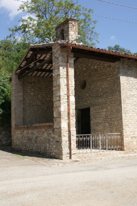 San Bartolomeo a Villa Popolo di Torricella Sicura (Te): il portico