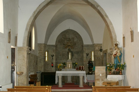Chiesa di Santa Rufina a Cesano: interno