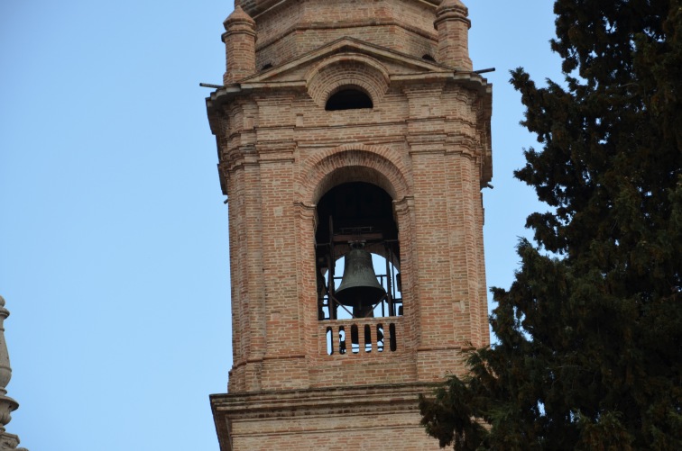 Santuario della Madonna delle Grazie a Teramo: torre campanaria