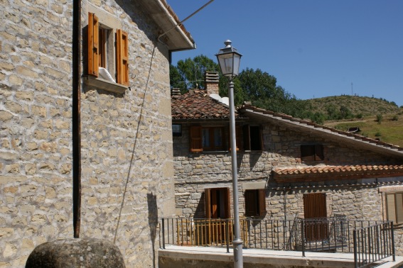 Valle Vaccaro di Crognaleto (Te): abitazioni restaurate