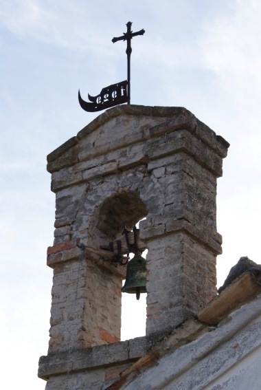 La Chiesa di S. Pietro a Varano di Valle San Giovanni (Te): campanile a vela