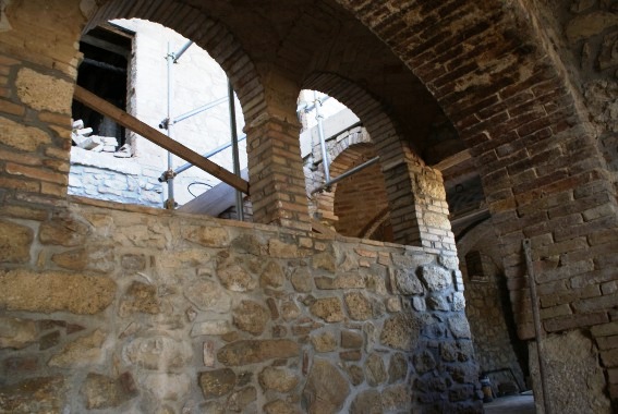 Villa Sciarra di Torricella Sicura (Te): archi all'interno di Palazzo Sciarra